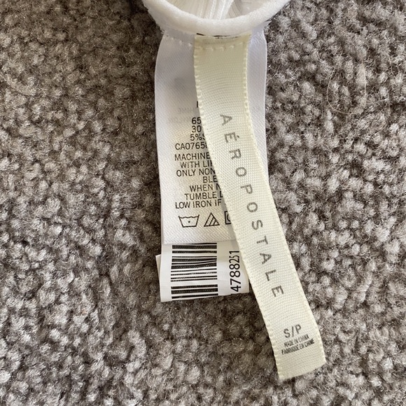 cute crop top! - Picture 3 of 3